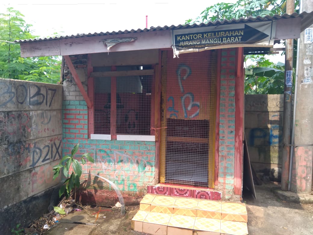 tampak depan Pos kamling didayagunakan kembali