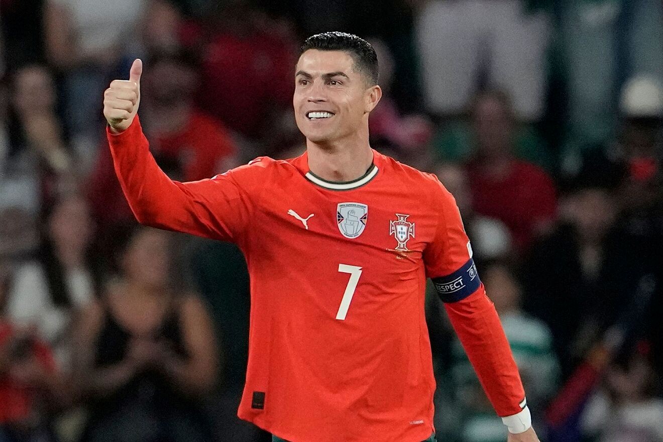 Cristiano Ronaldo merayakan 950 gol dan memicu spekulasi di kalangan penggemar tentang akhir kariernya (ist) MDN